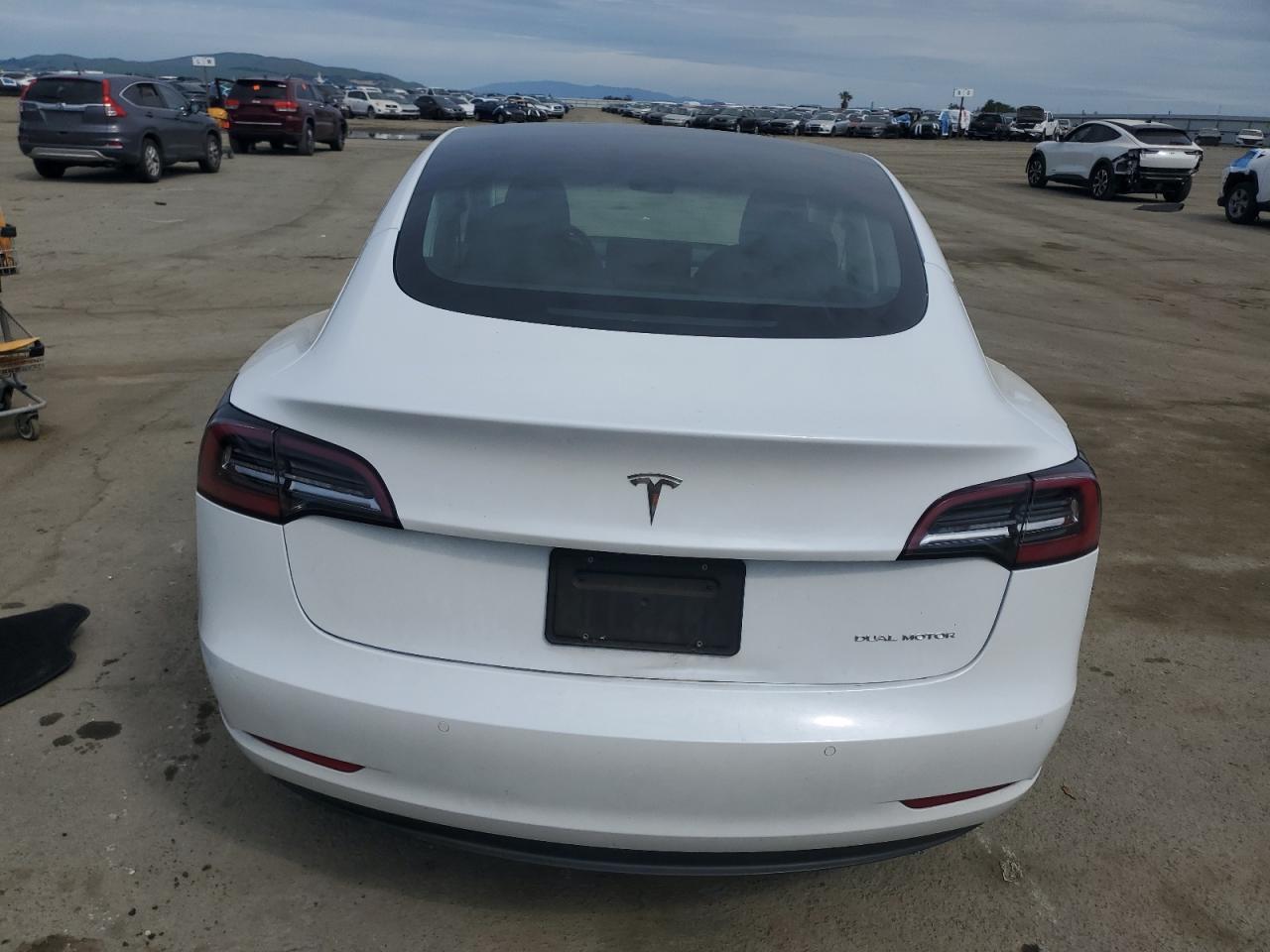 2019 TESLA MODEL 3 - Image 6