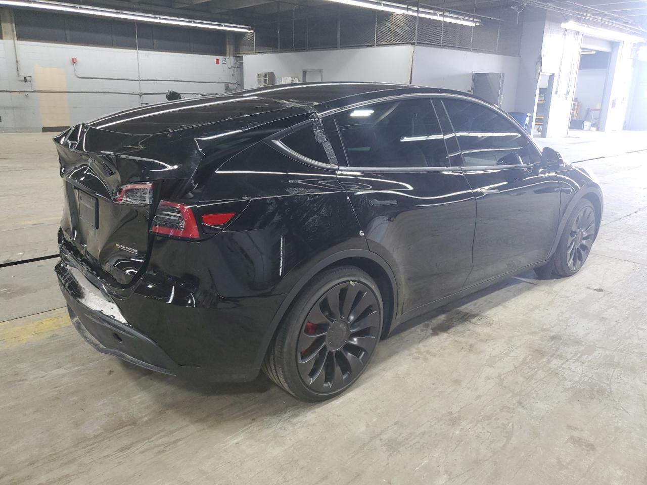2025 TESLA MODEL Y - Image 3