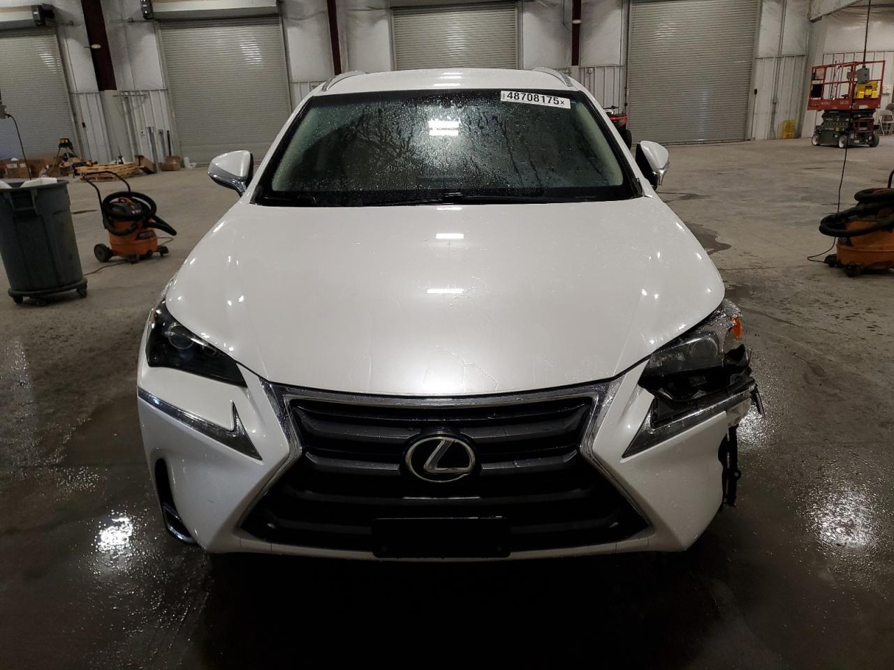 2017 LEXUS NX 200T BA - Фото 5