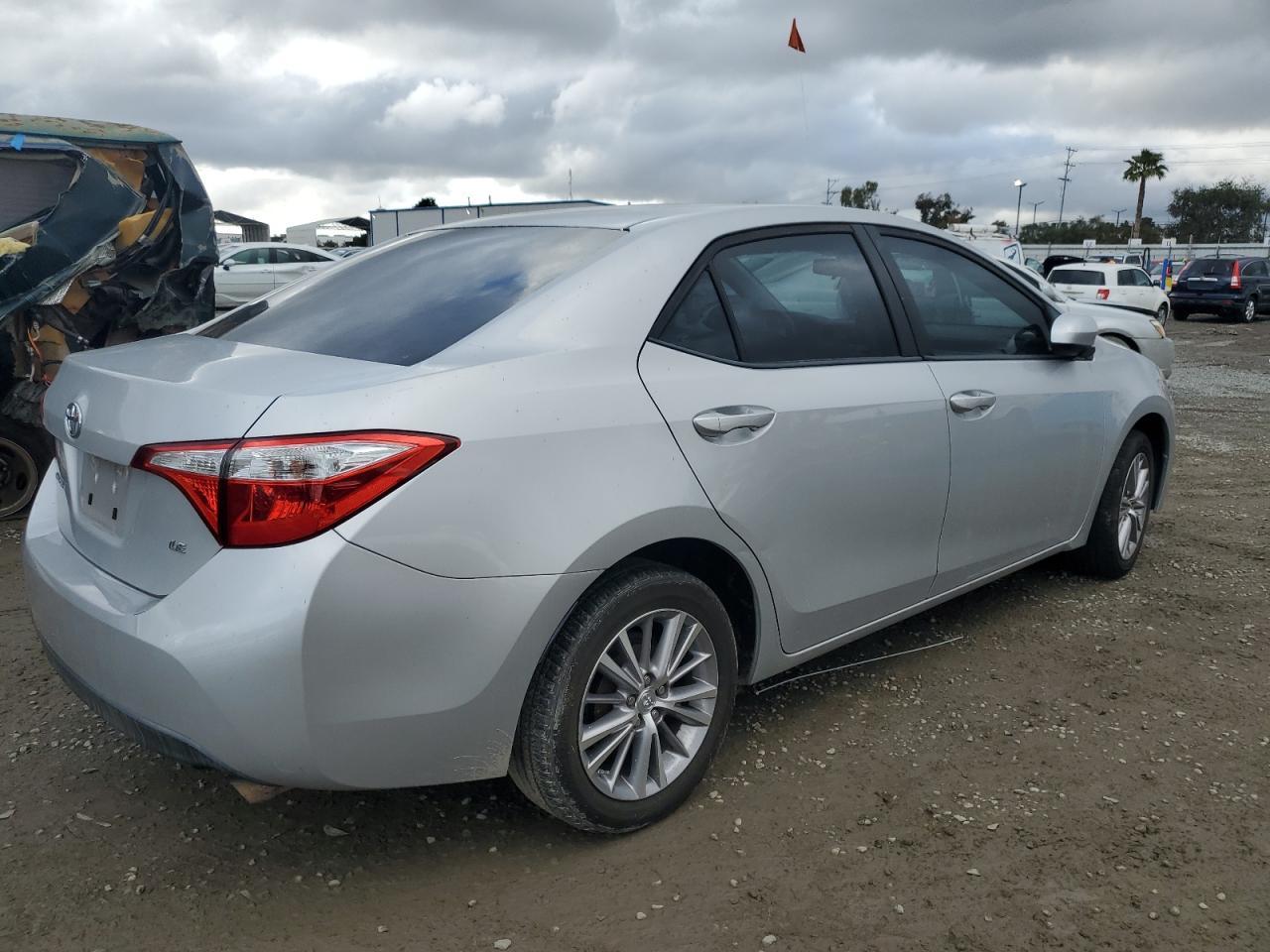 2014 TOYOTA COROLLA L - Фото 3