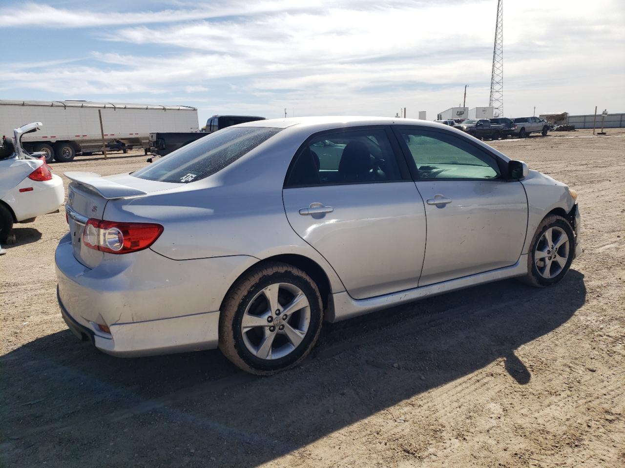 2013 TOYOTA COROLLA BA - Фото 3