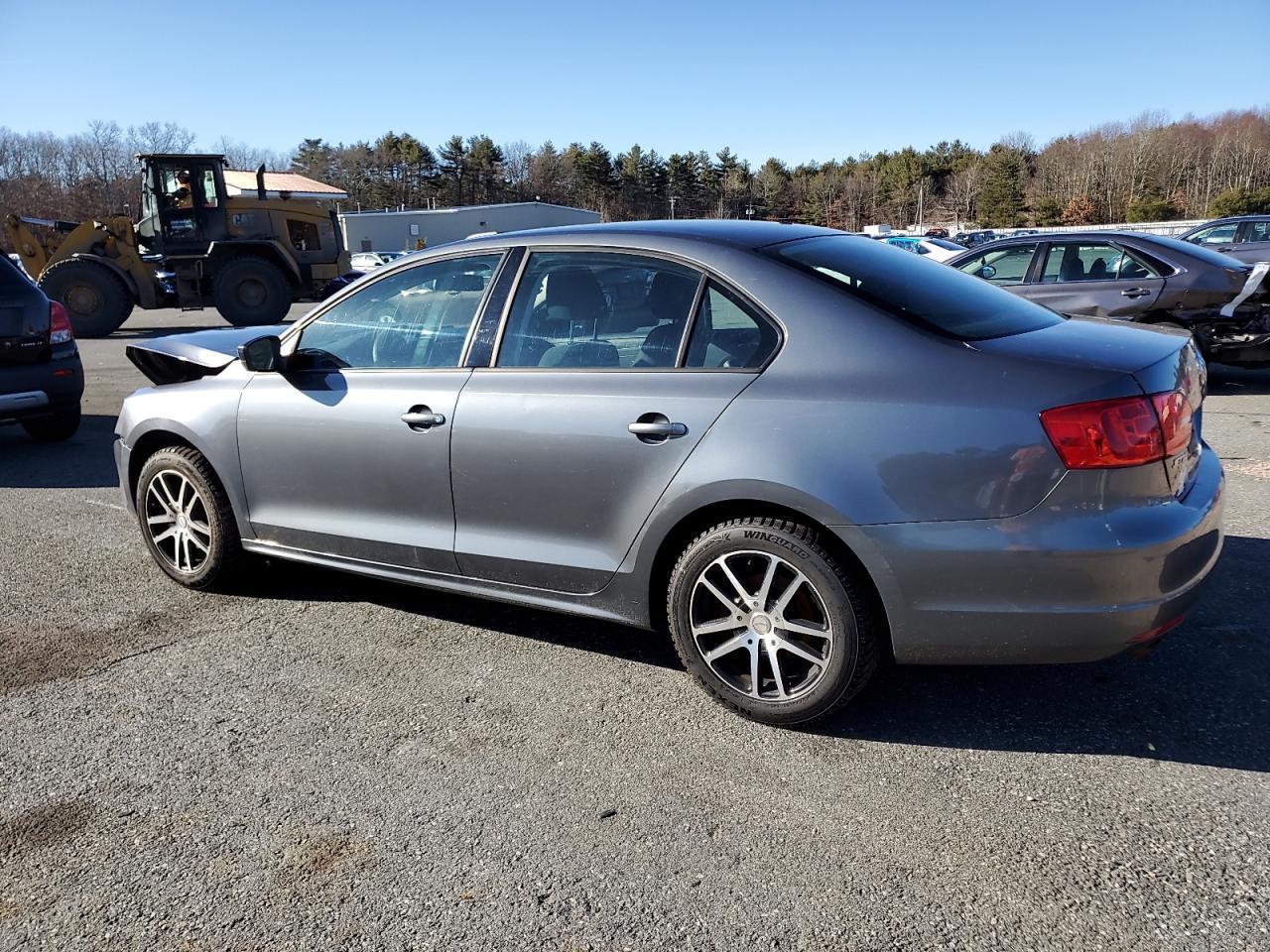 2013 VOLKSWAGEN JETTA BASE - Image 2