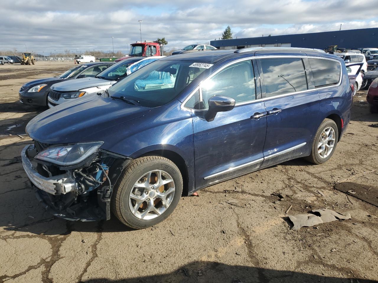 2017 CHRYSLER PACIFICA L