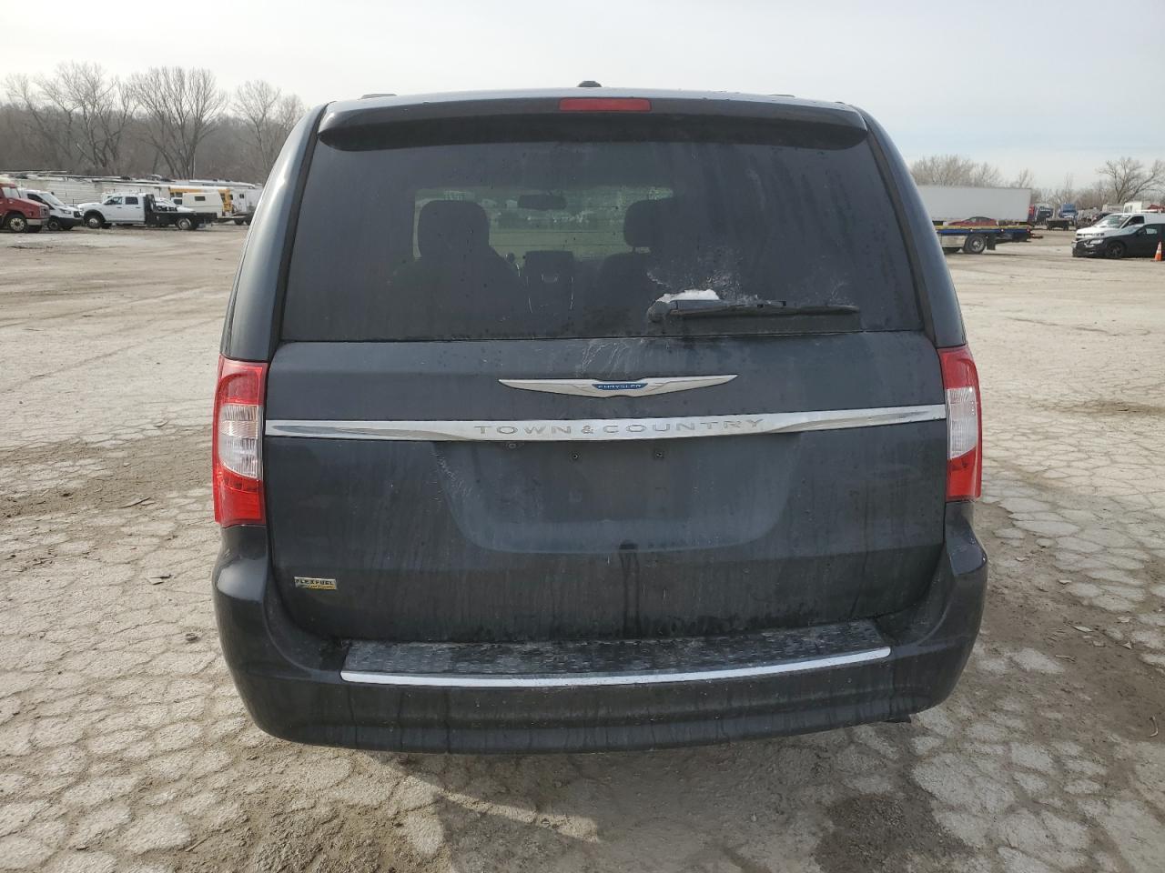 2014 CHRYSLER TOWN & COU - Фото 6