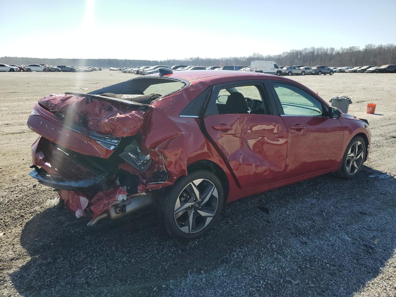 2022 HYUNDAI ELANTRA SE - Фото 3