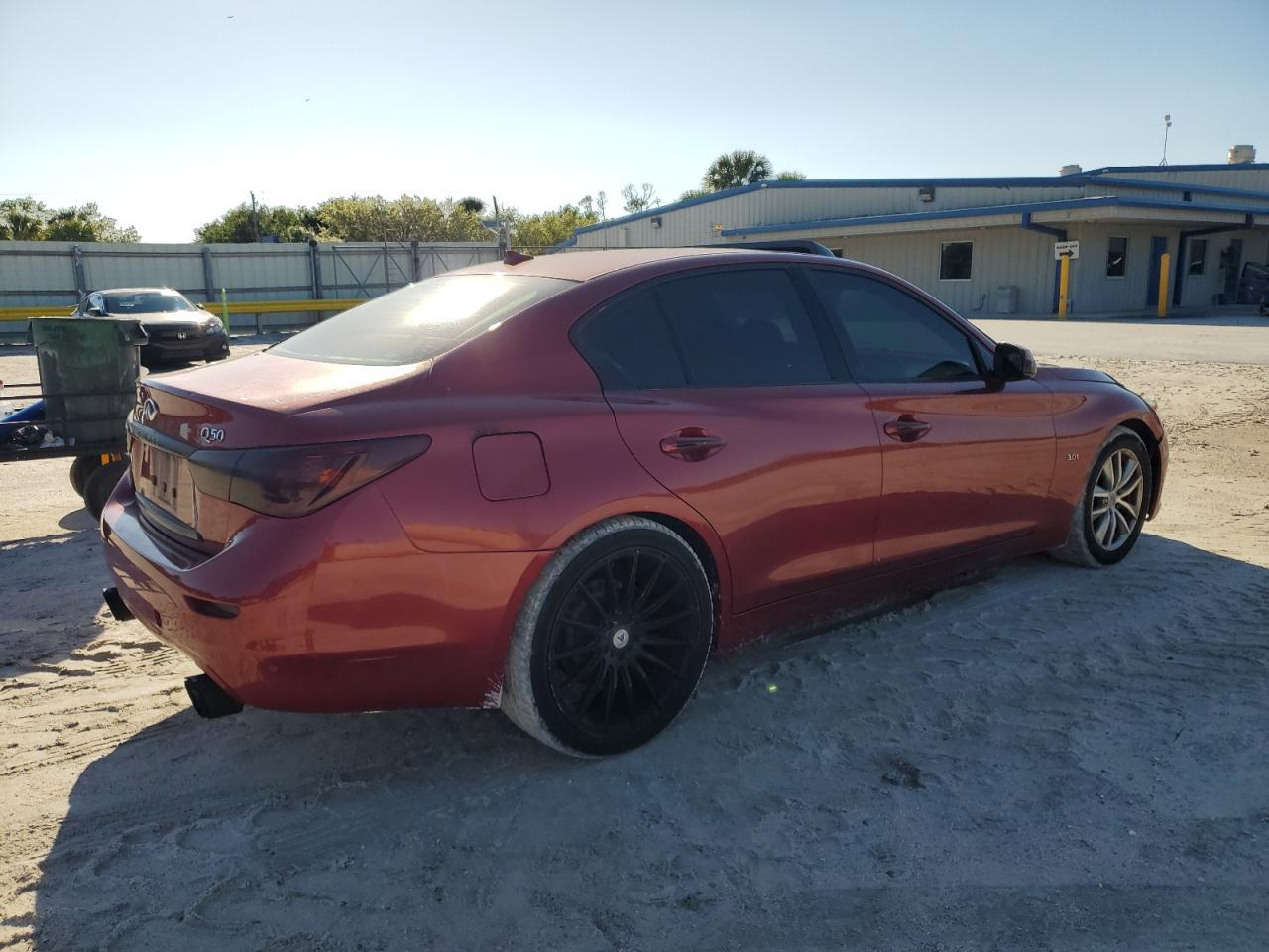 2016 INFINITI Q50 PREMIU - Фото 3