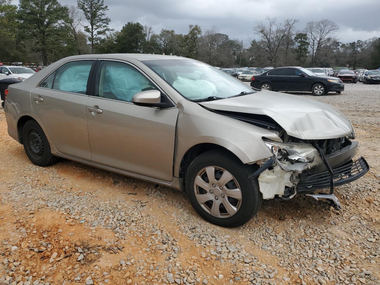 2014 TOYOTA CAMRY L - Image 4