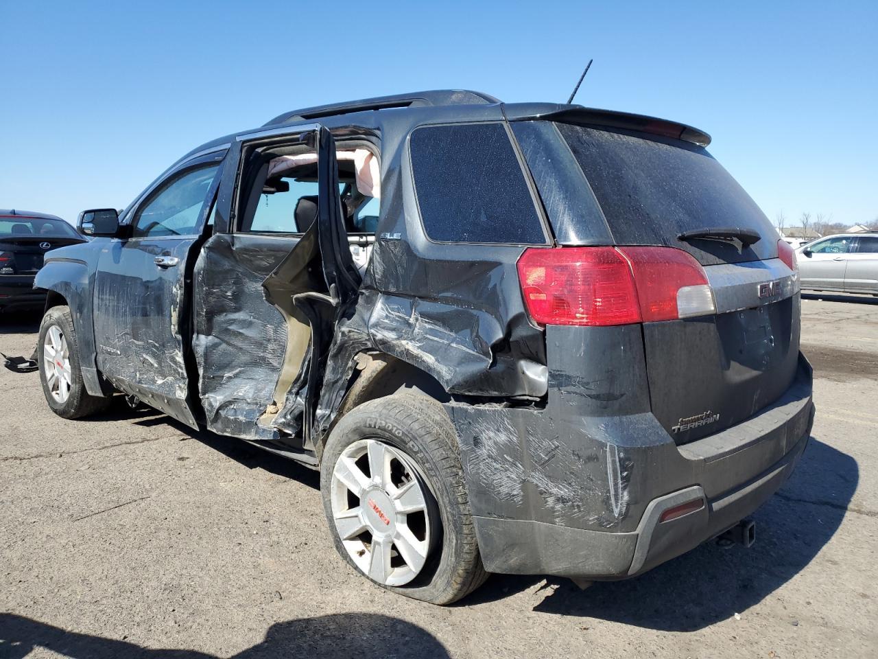 2013 GMC TERRAIN SL - Image 2