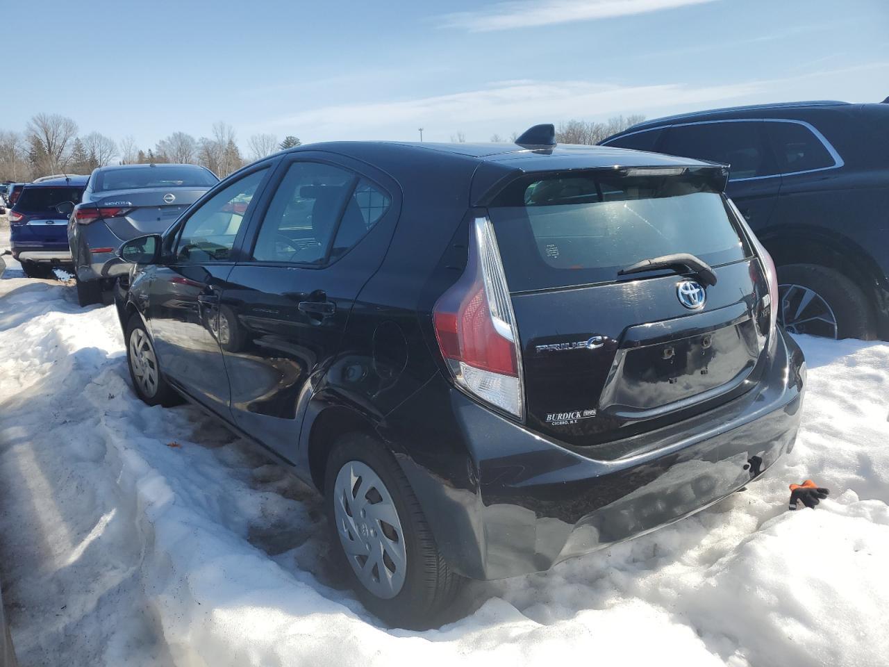 2016 TOYOTA PRIUS C - Image 2