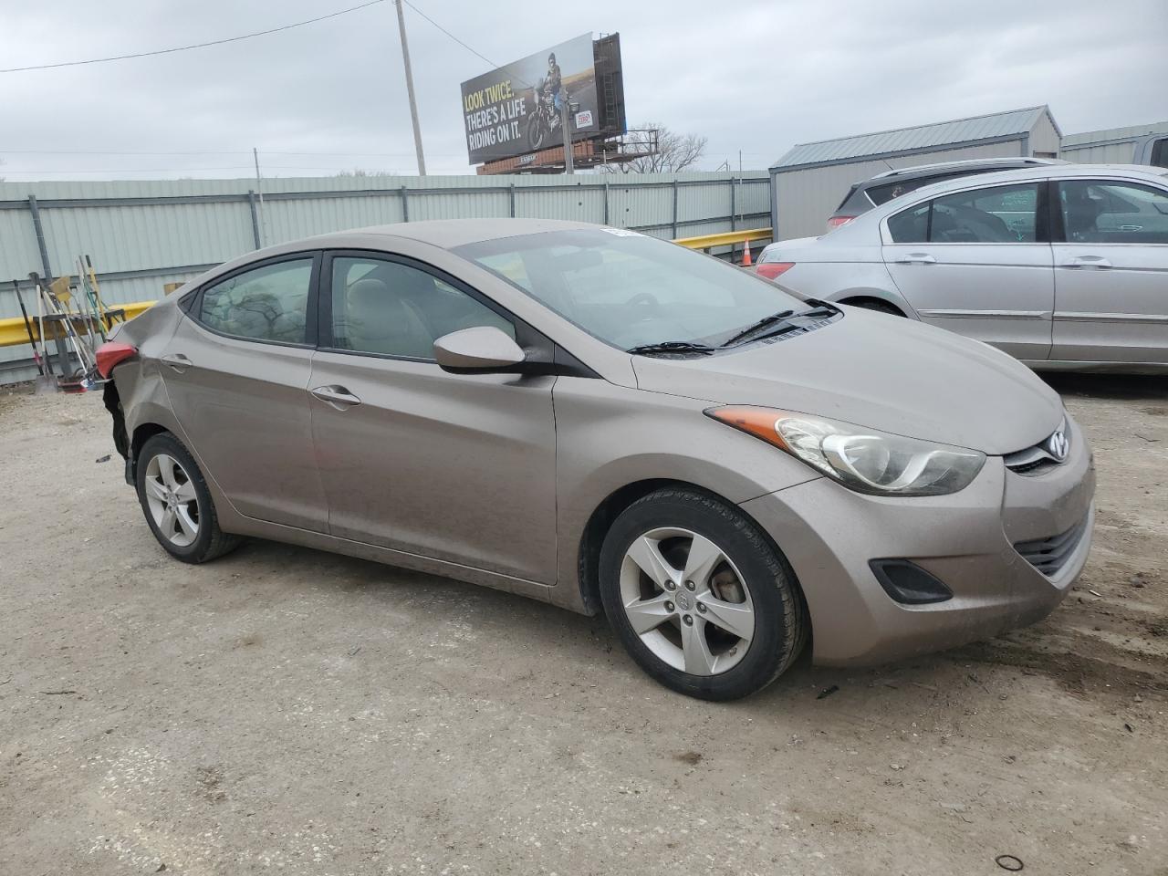 2013 HYUNDAI ELANTRA GL - Image 4