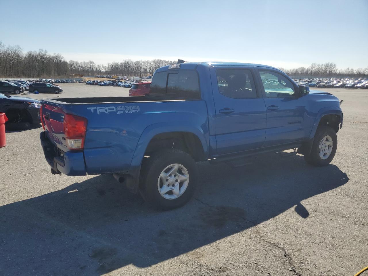 2017 TOYOTA TACOMA DOU - Фото 3