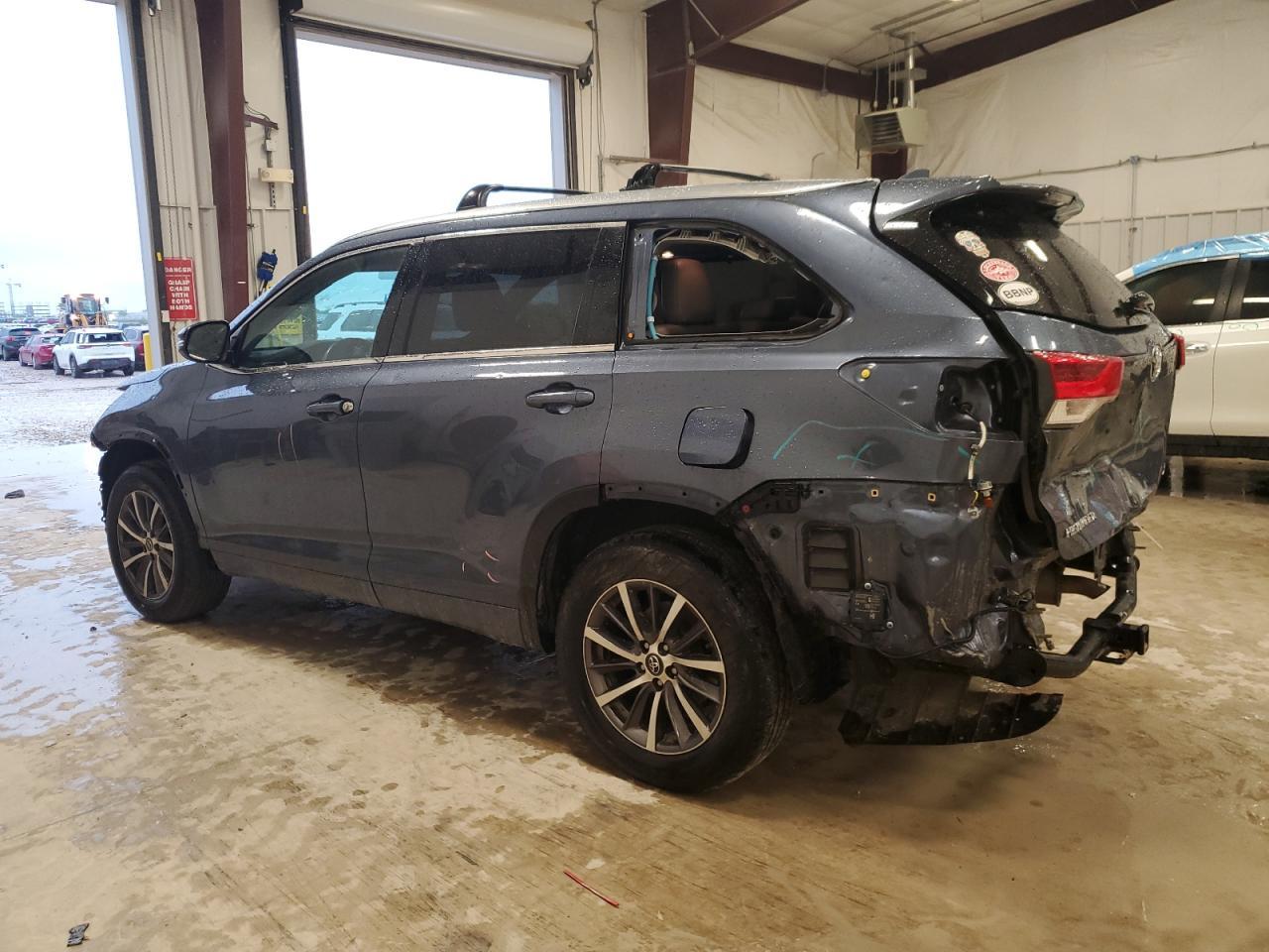 2018 TOYOTA HIGHLANDER - Image 2