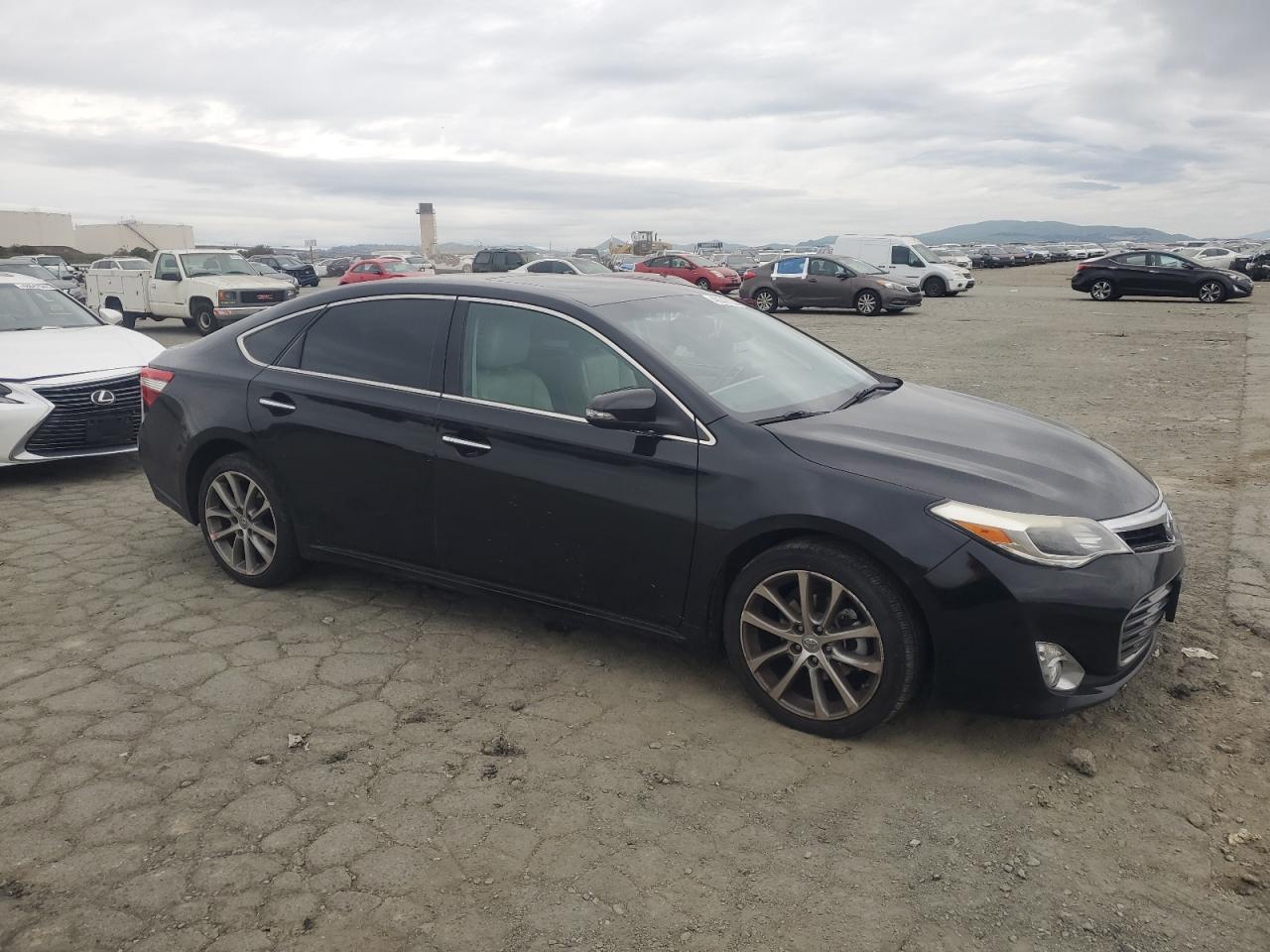 2015 TOYOTA AVALON XLE - Image 4