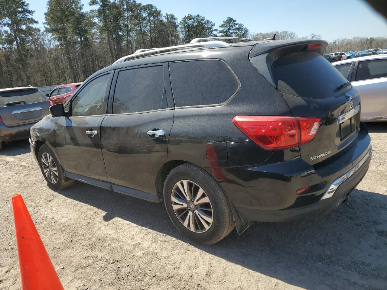 2017 NISSAN PATHFINDER - Image 2
