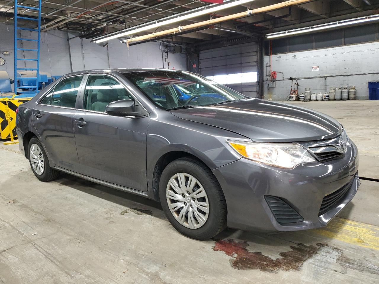 2014 TOYOTA CAMRY L - Image 4