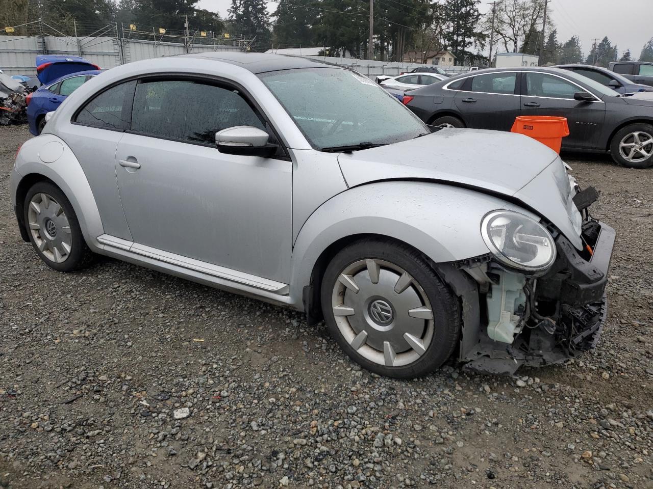 2012 VOLKSWAGEN BEETLE - Фото 4