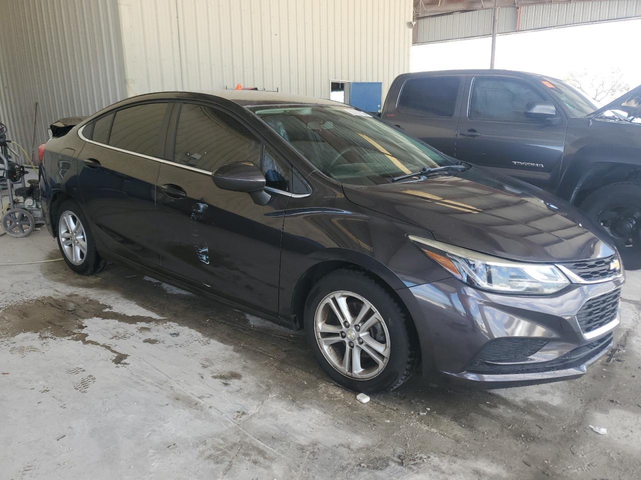 2017 CHEVROLET CRUZE LT - Image 4