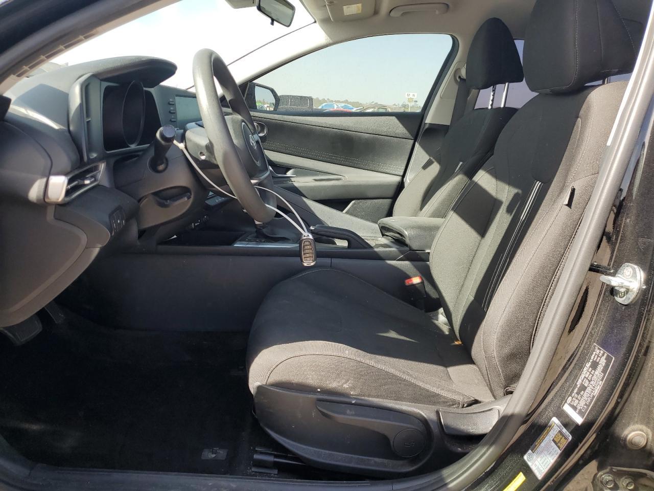 2023 HYUNDAI ELANTRA SE - Фото 7