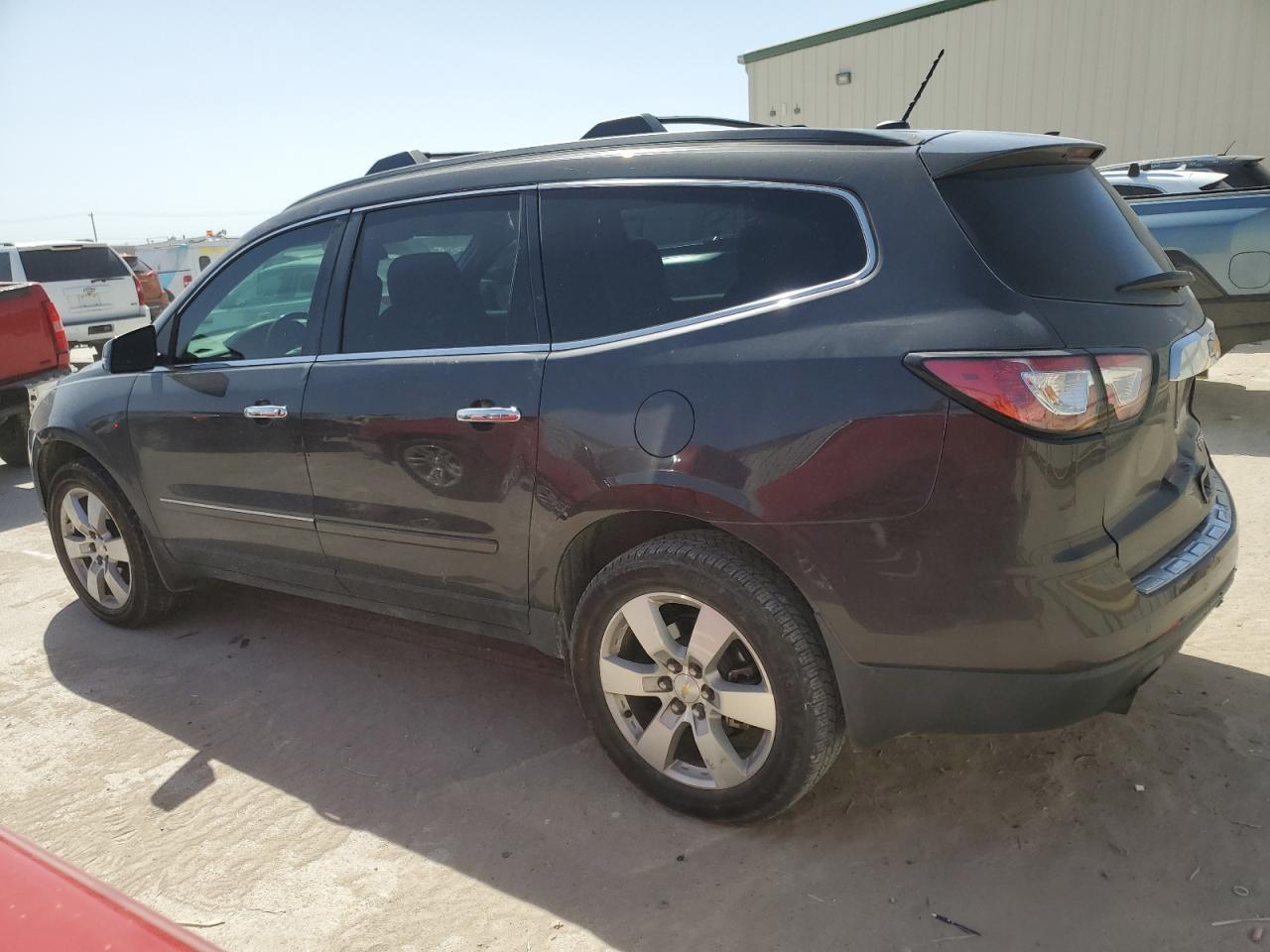 2014 CHEVROLET TRAVERSE L - Image 2