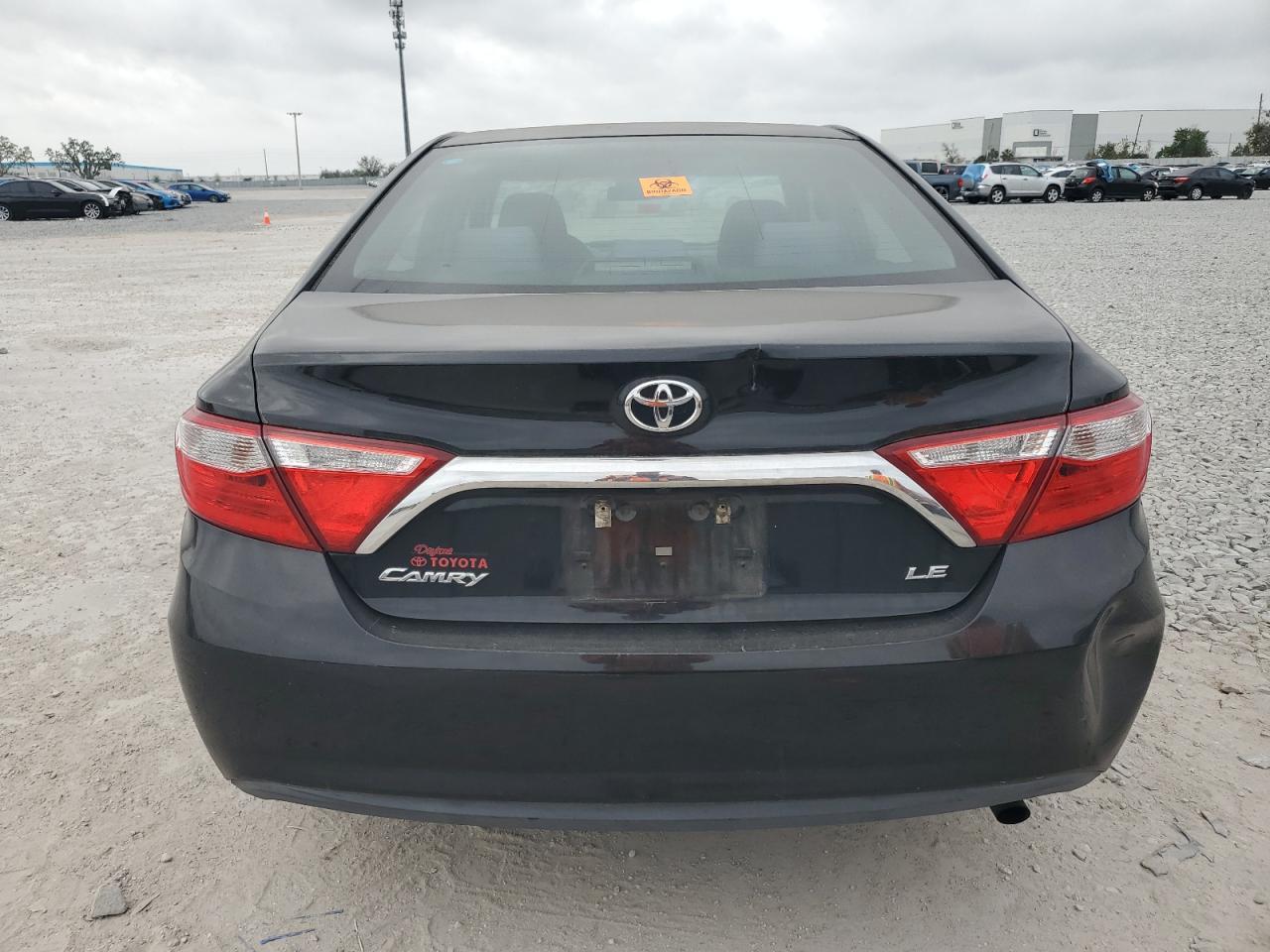 2017 TOYOTA CAMRY LE - Image 6