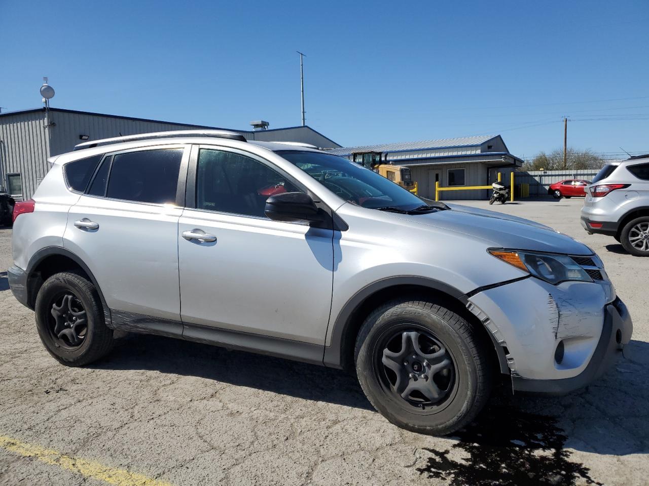 2015 TOYOTA RAV4 LE - Image 4