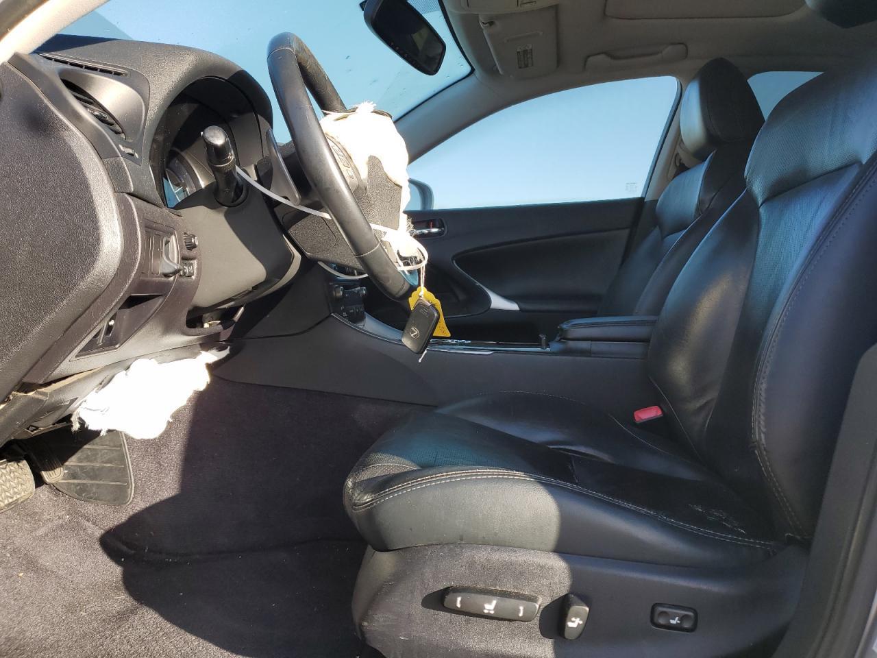2011 LEXUS IS 250 - Image 7