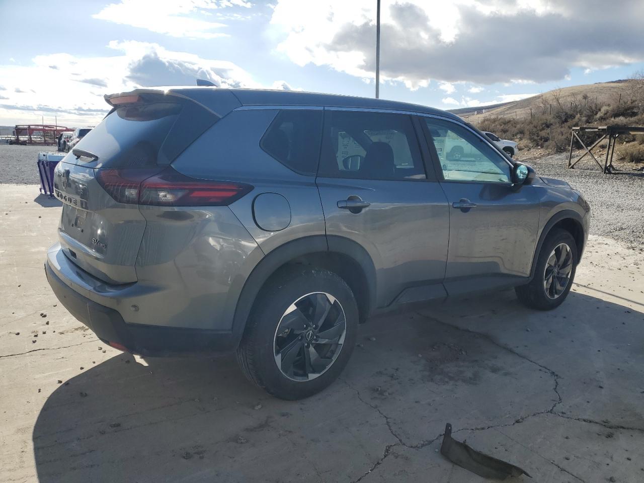 2024 NISSAN ROGUE SV - Image 3