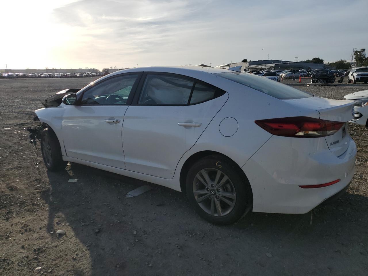 2018 HYUNDAI ELANTRA SE - Фото 2