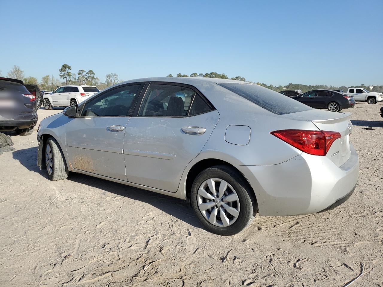 2018 TOYOTA COROLLA L - Фото 2