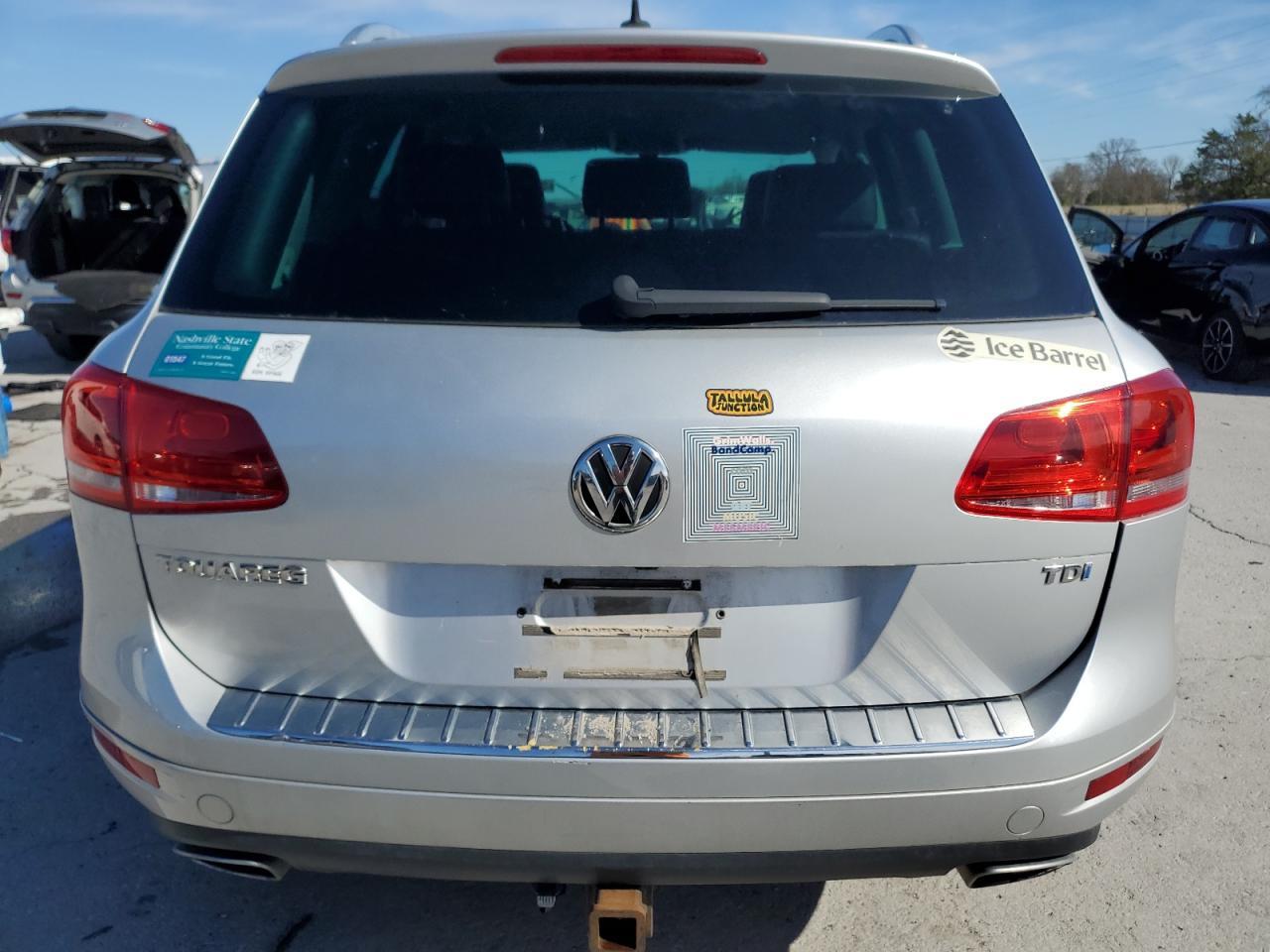 2011 VOLKSWAGEN TOUAREG V6 - Image 6