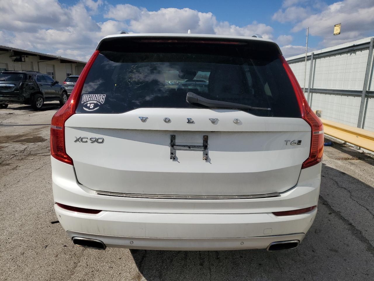 2016 VOLVO XC90 T6 - Фото 6
