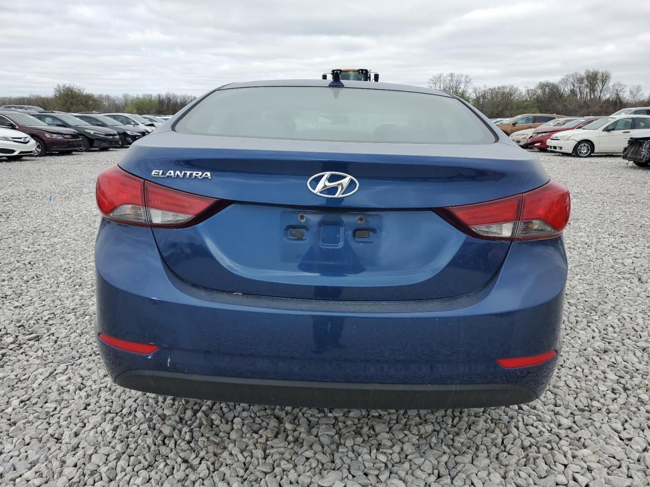 2015 HYUNDAI ELANTRA SE - Image 6