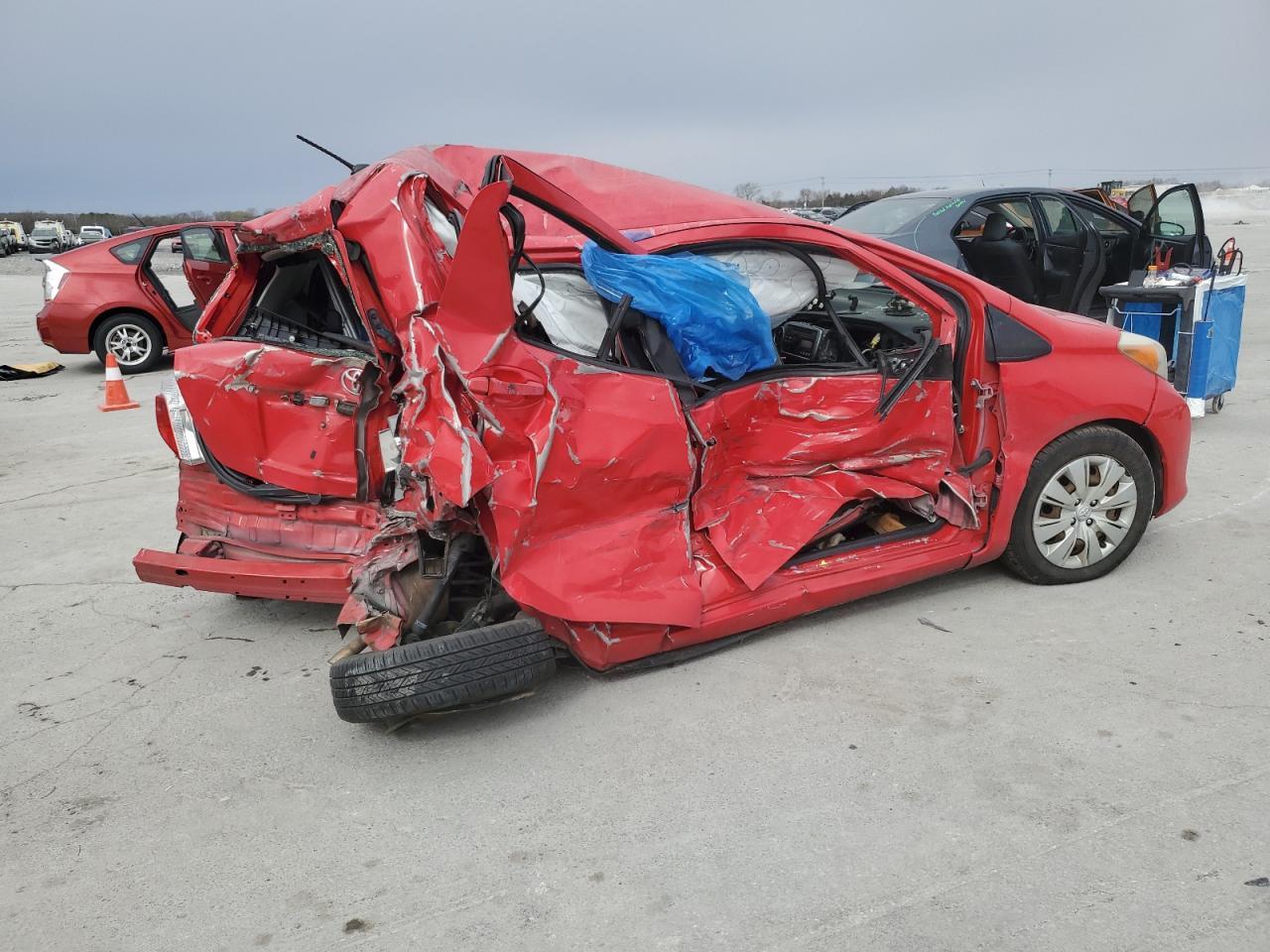 2013 TOYOTA YARIS - Фото 3