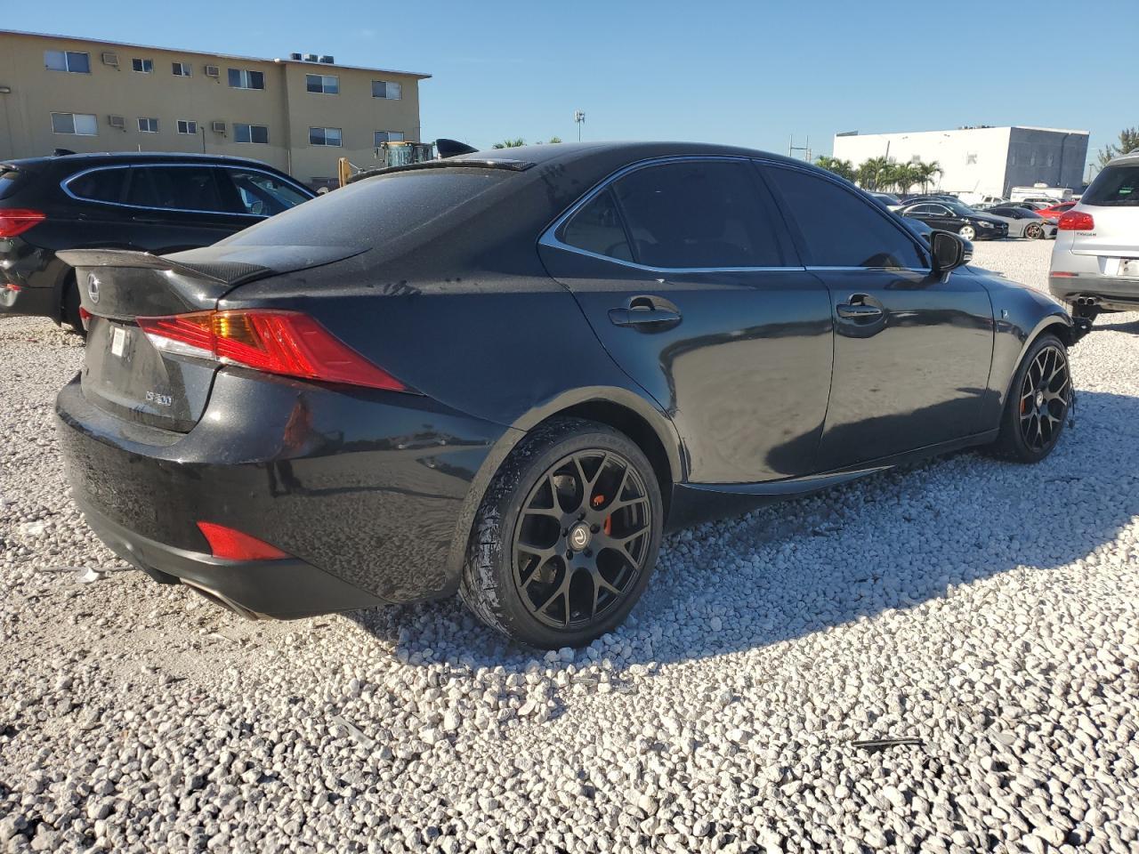2018 LEXUS IS 300 - Фото 3