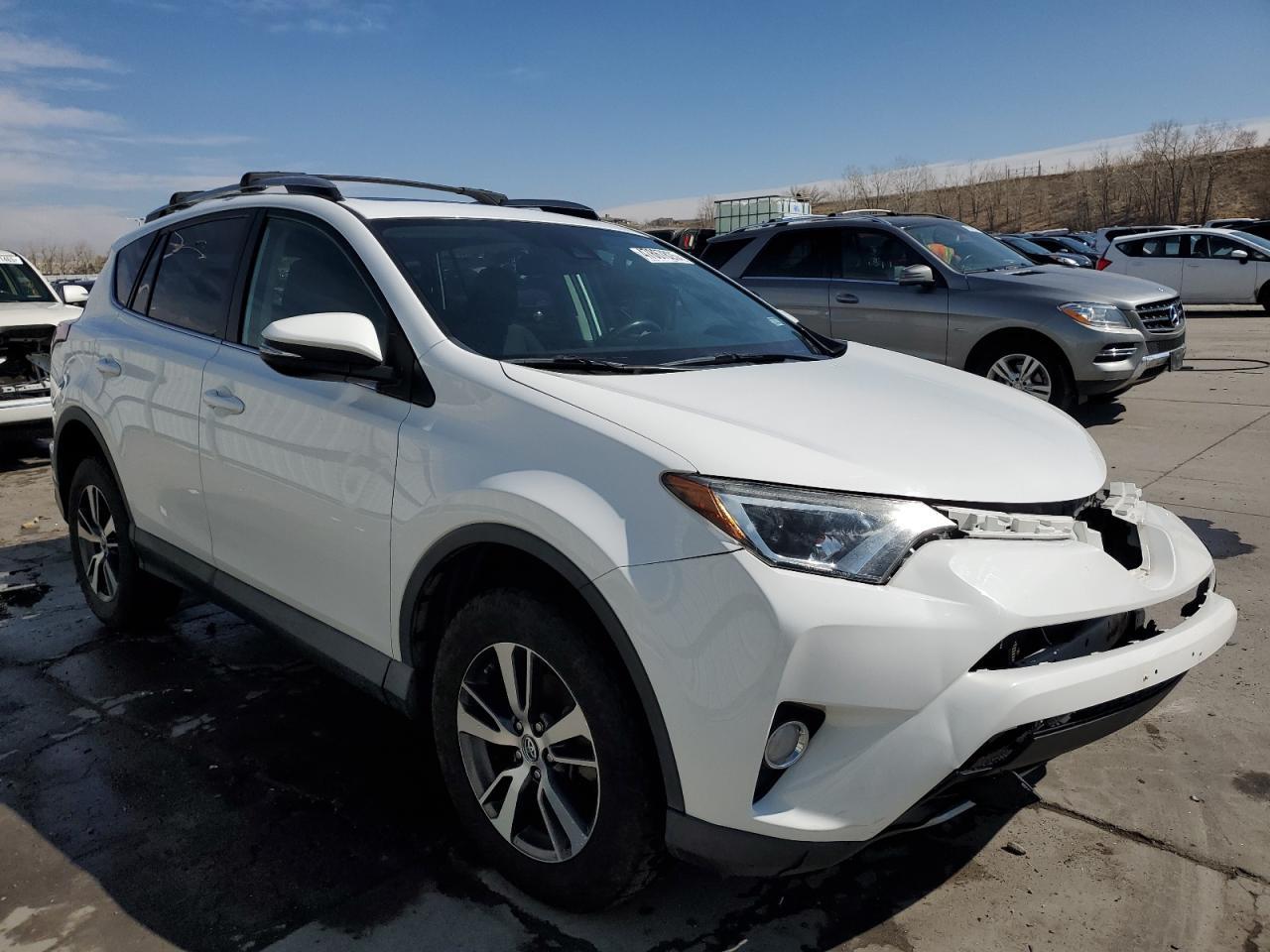 2017 TOYOTA RAV4 XLE - Image 4