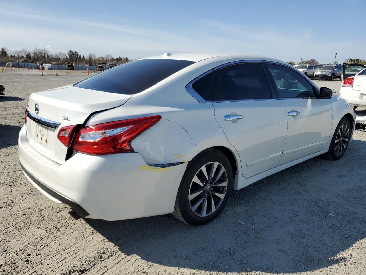2016 NISSAN ALTIMA 2.5 - Фото 3