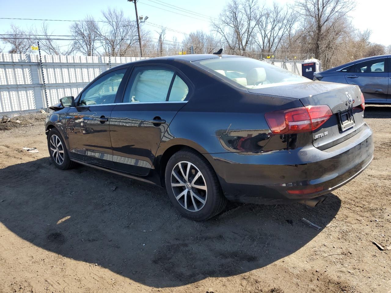 2017 VOLKSWAGEN JETTA SE - Image 2