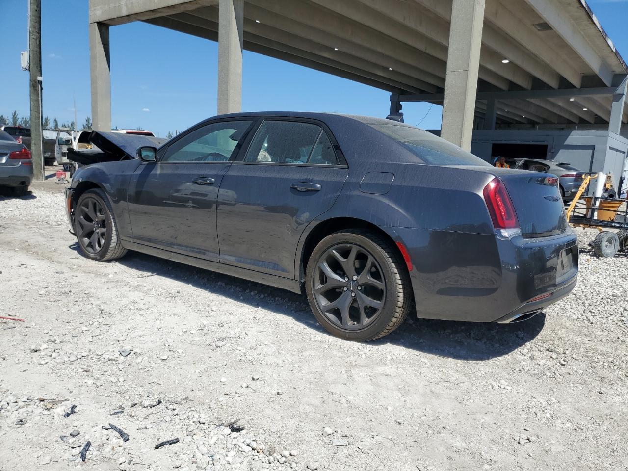 2023 CHRYSLER 300 S - Фото 2