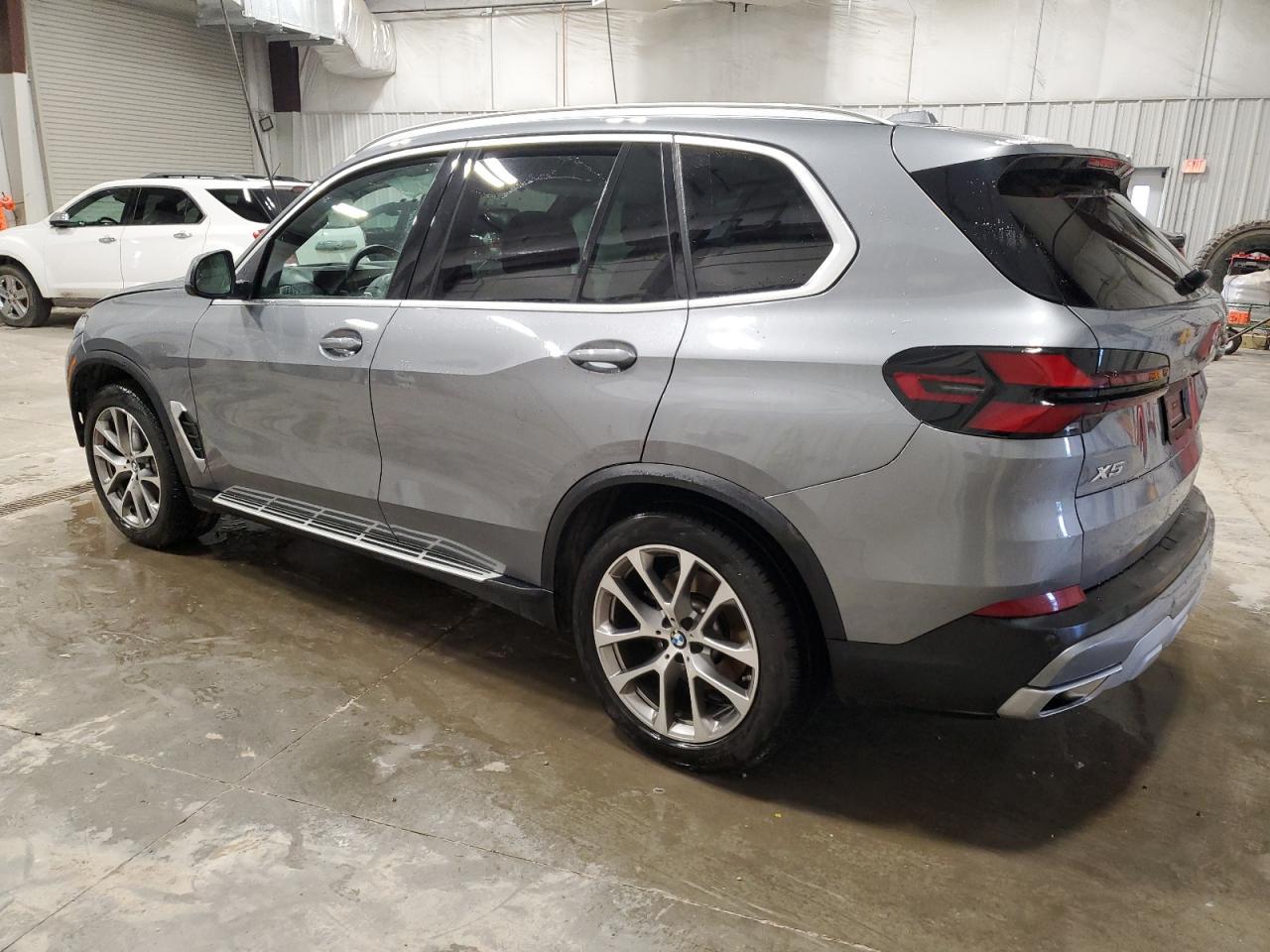 2025 BMW X5 SDRIVE - Фото 2