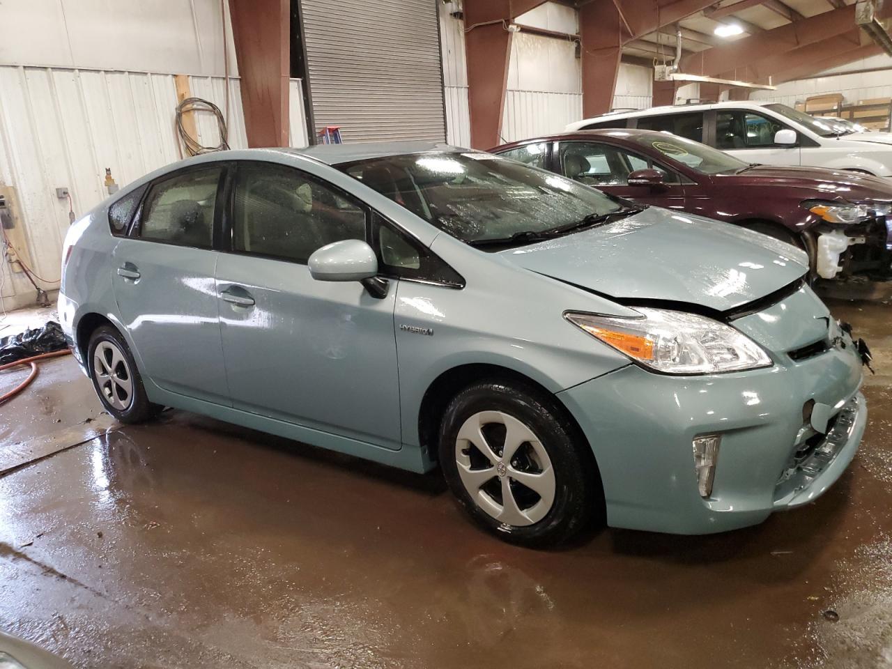 2015 TOYOTA PRIUS - Image 4