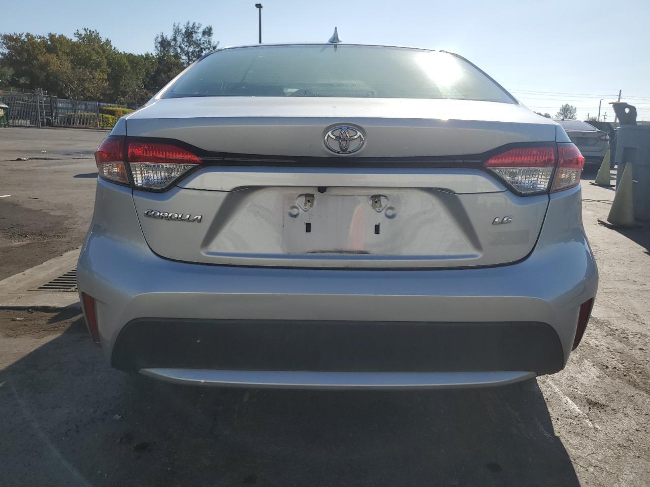 2020 TOYOTA COROLLA LE - Фото 6