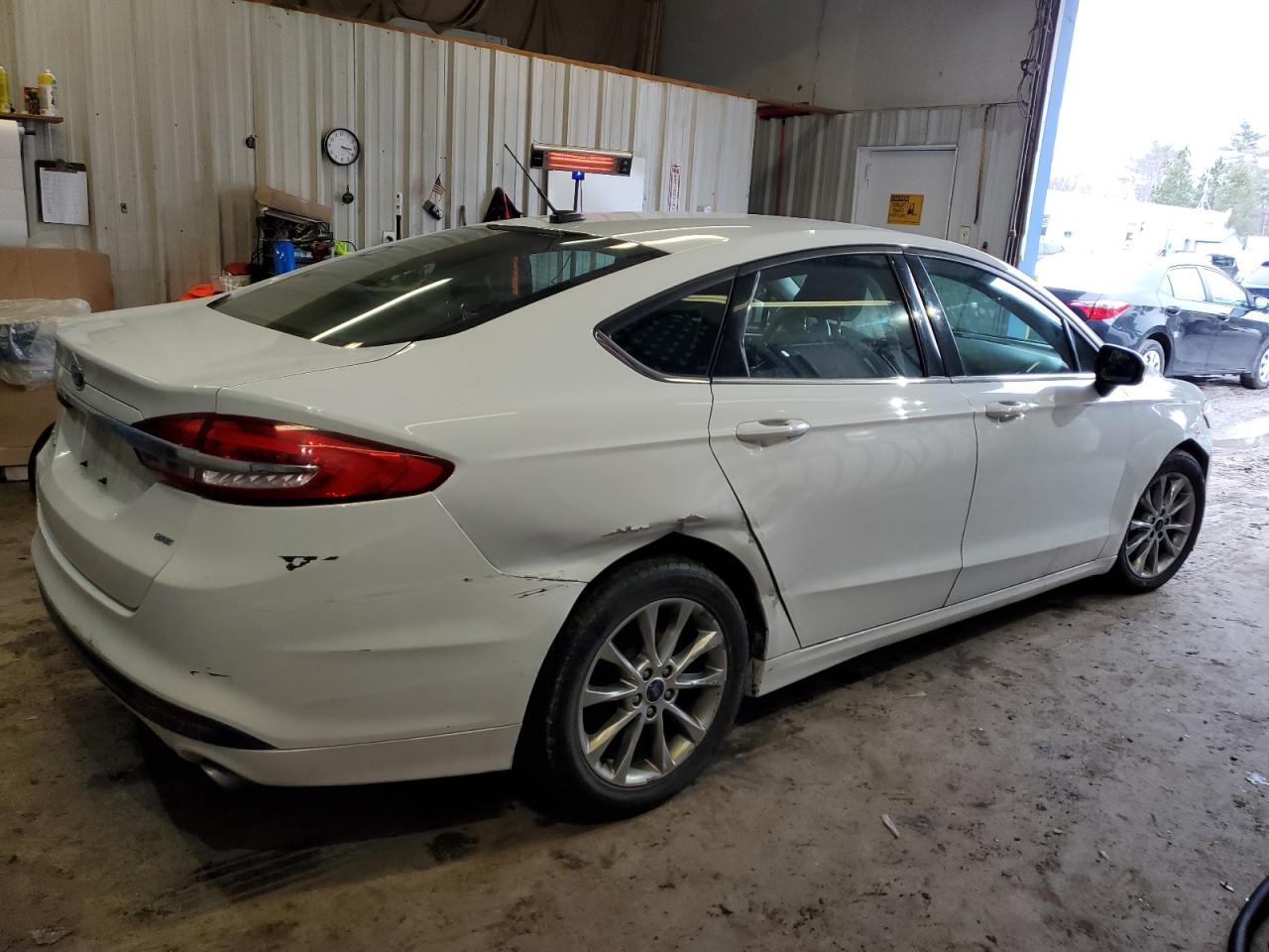 2017 FORD FUSION SE - Фото 3