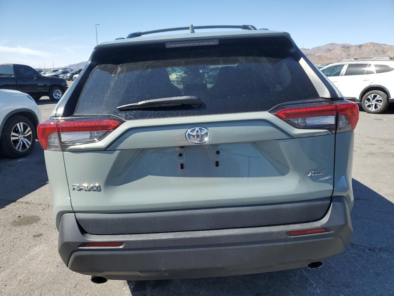 2019 TOYOTA RAV4 XLE P - Фото 6