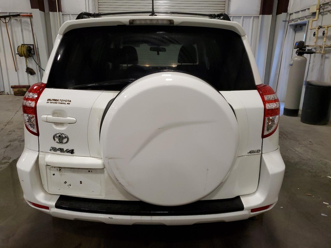 2011 TOYOTA RAV4 - Image 6