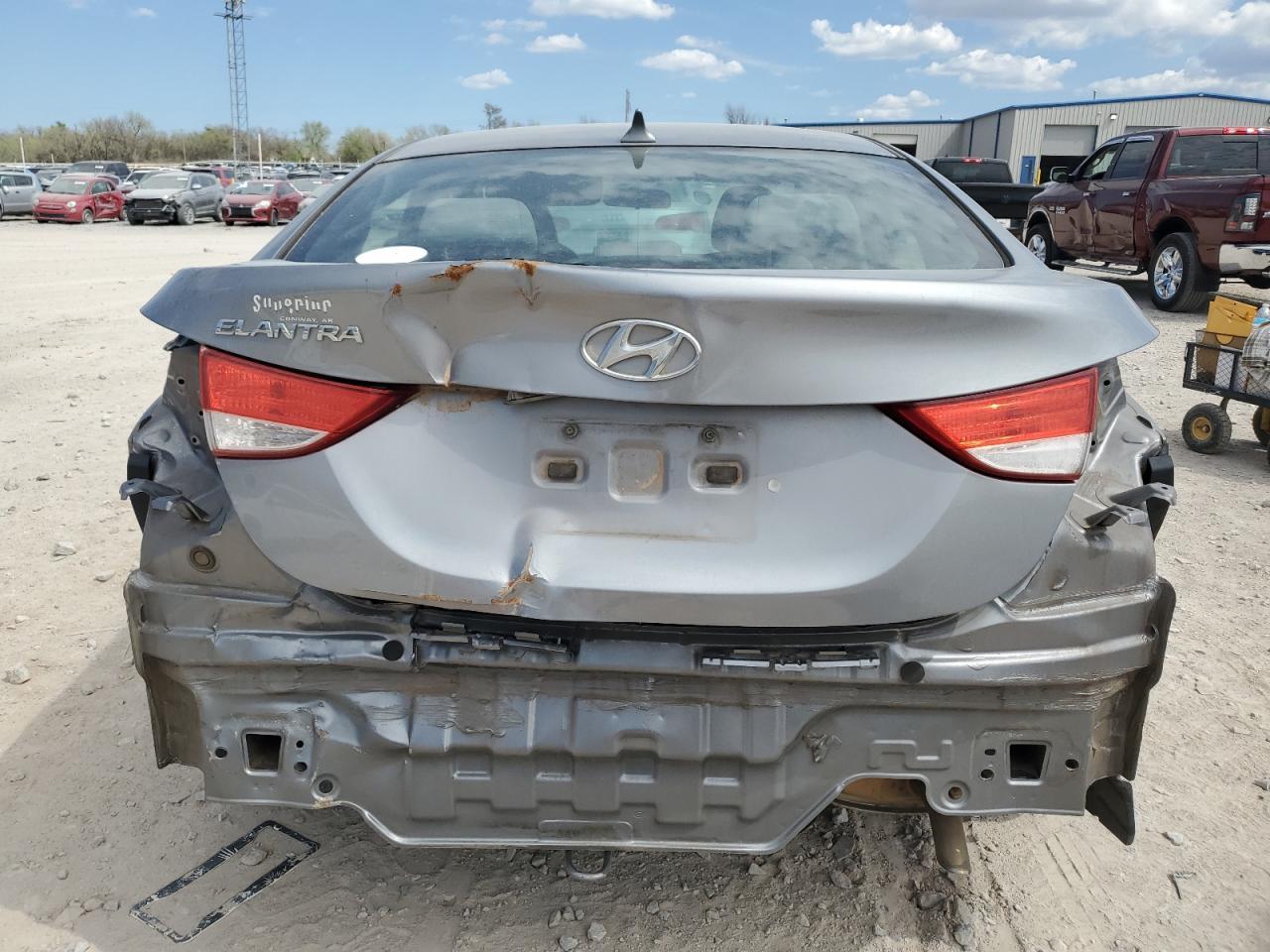 2013 HYUNDAI ELANTRA GL - Image 6