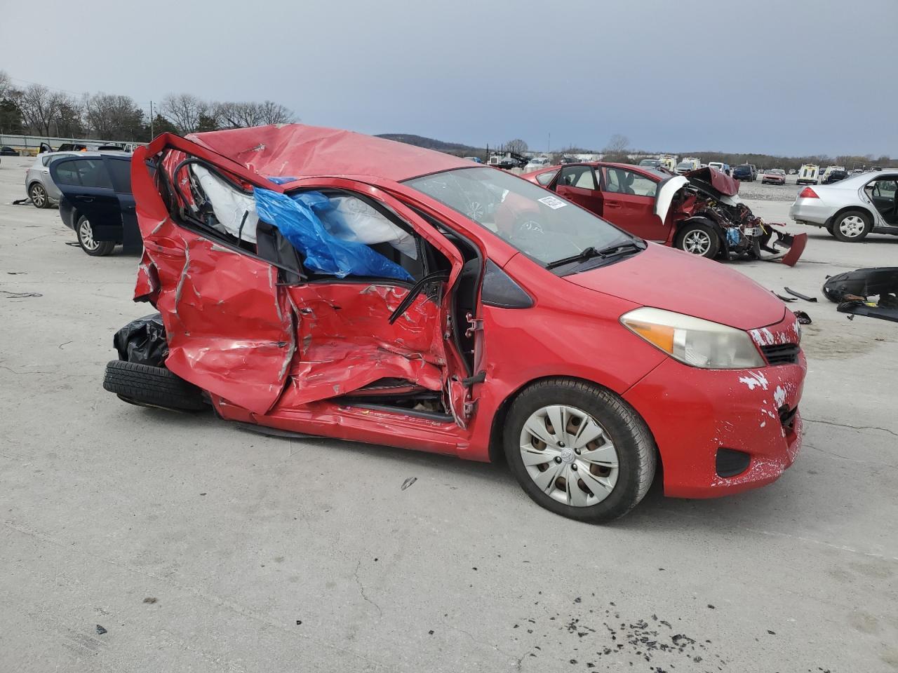 2013 TOYOTA YARIS - Фото 4