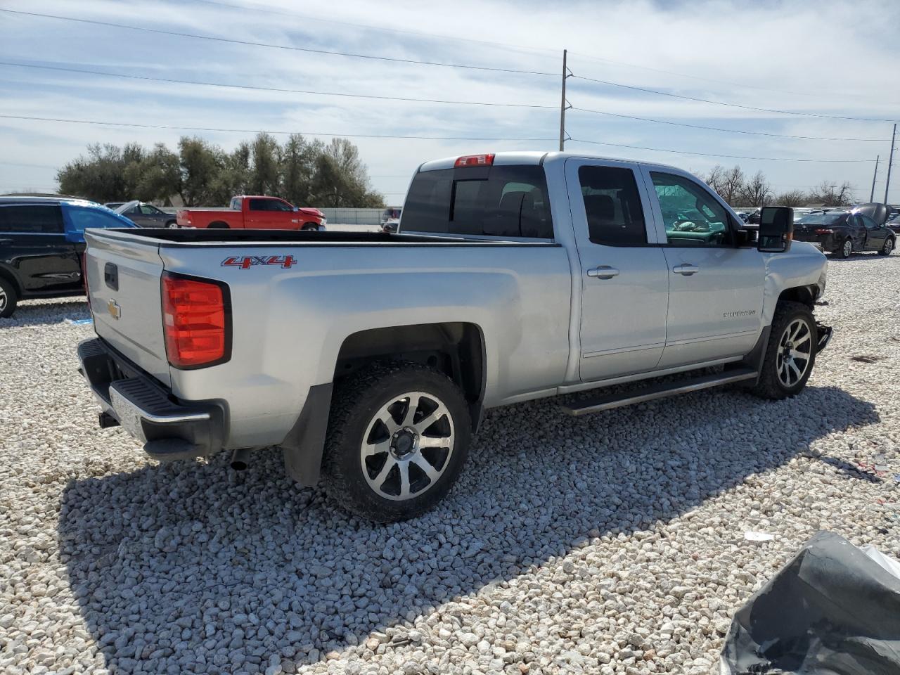 2015 CHEVROLET SILVERADO - Фото 3