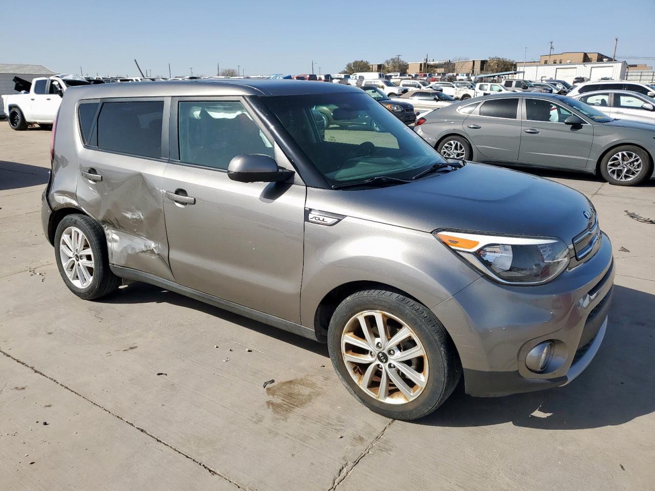 2019 KIA SOUL + - Image 4
