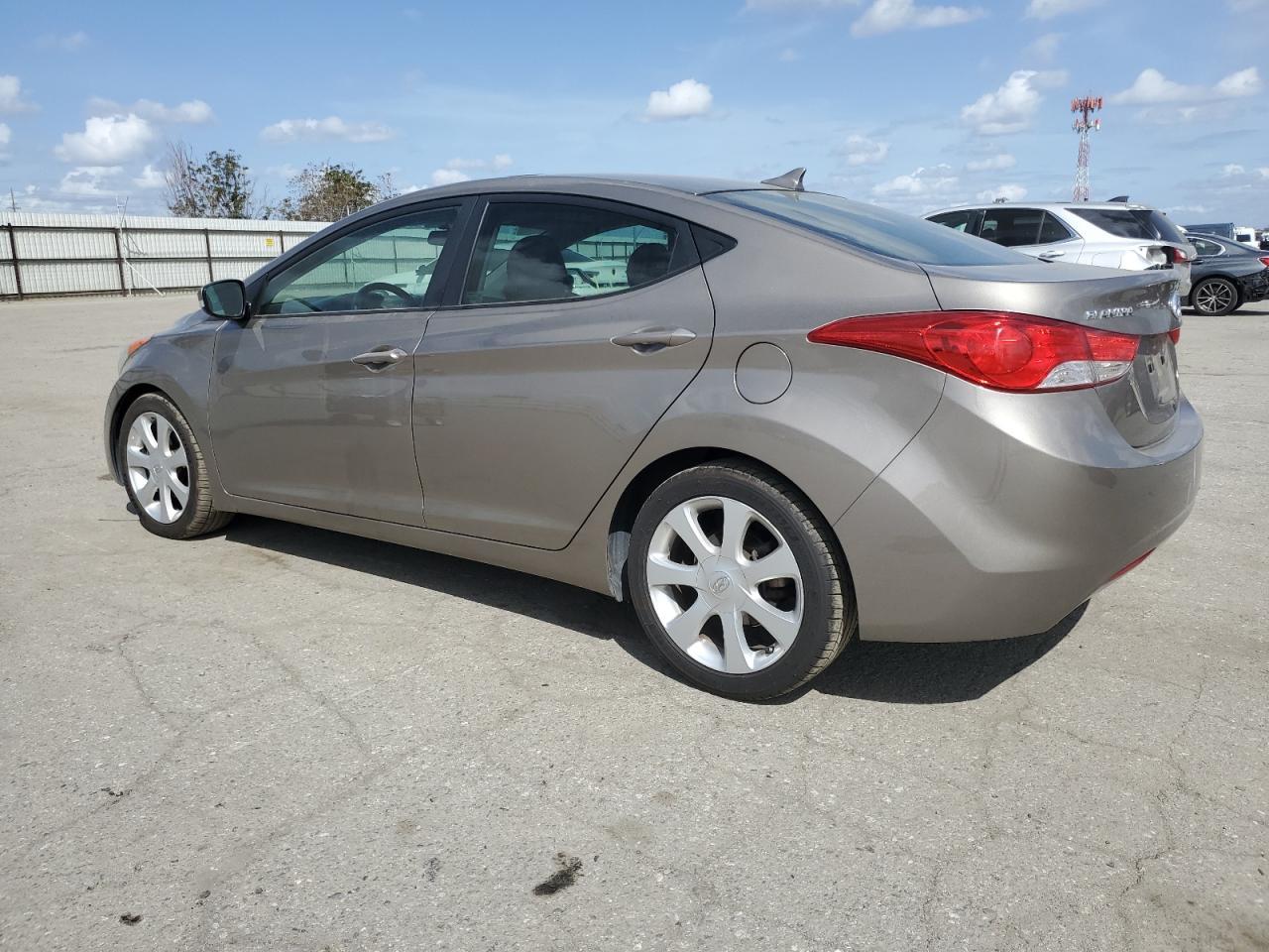2013 HYUNDAI ELANTRA GL - Image 2