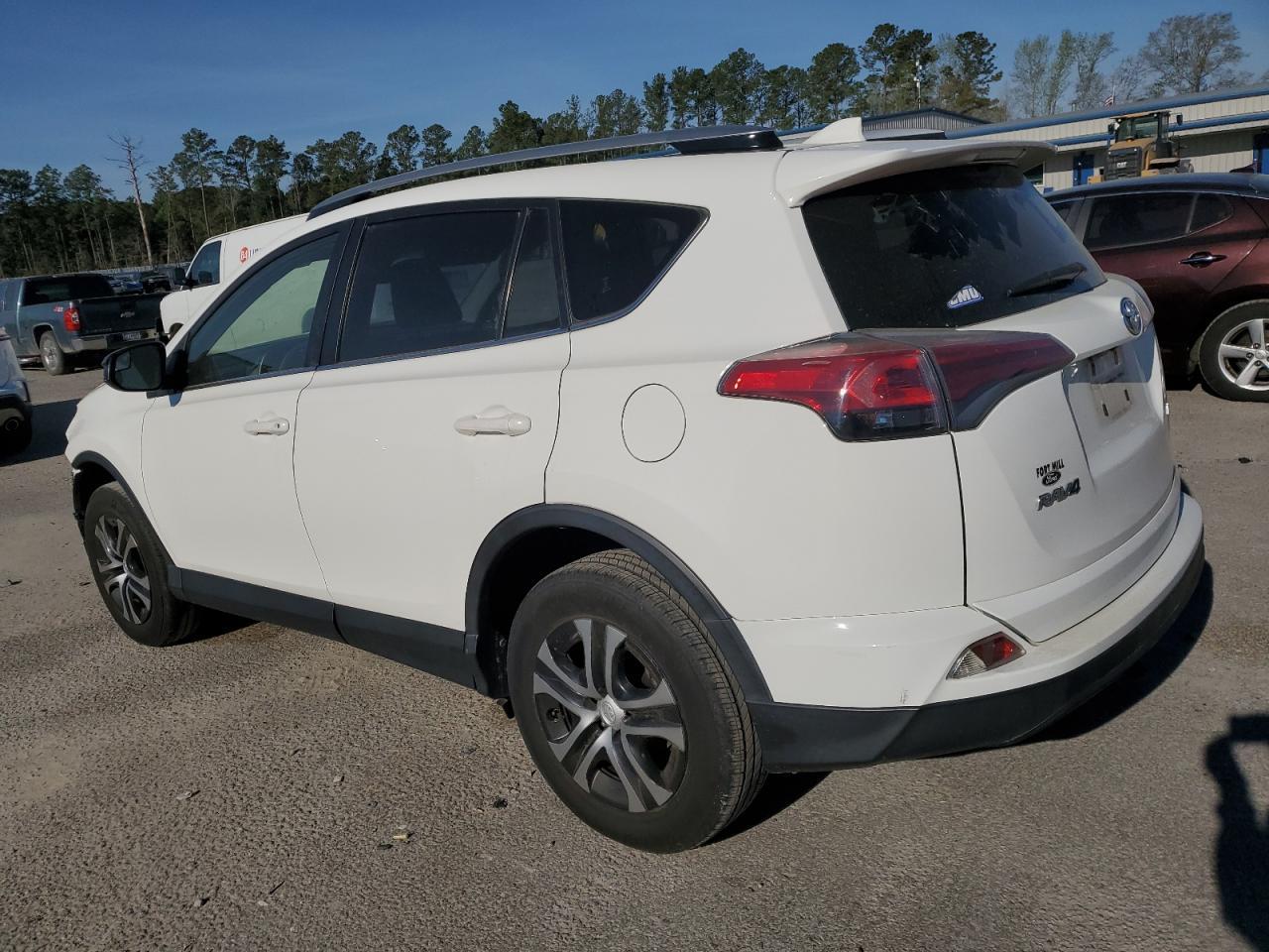 2017 TOYOTA RAV4 LE - Фото 2